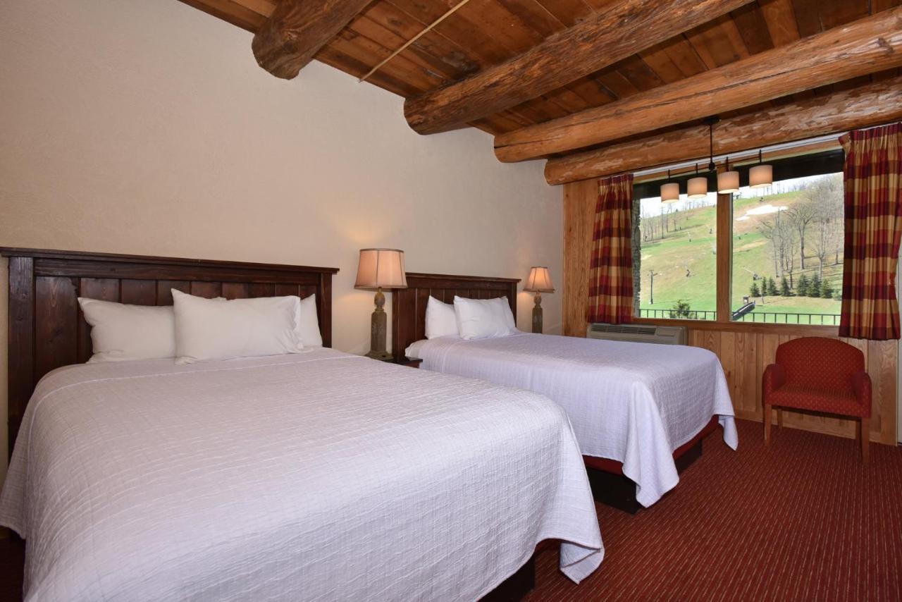 Champion Slopeside Hotel By Seven Springs Resort מראה חיצוני תמונה